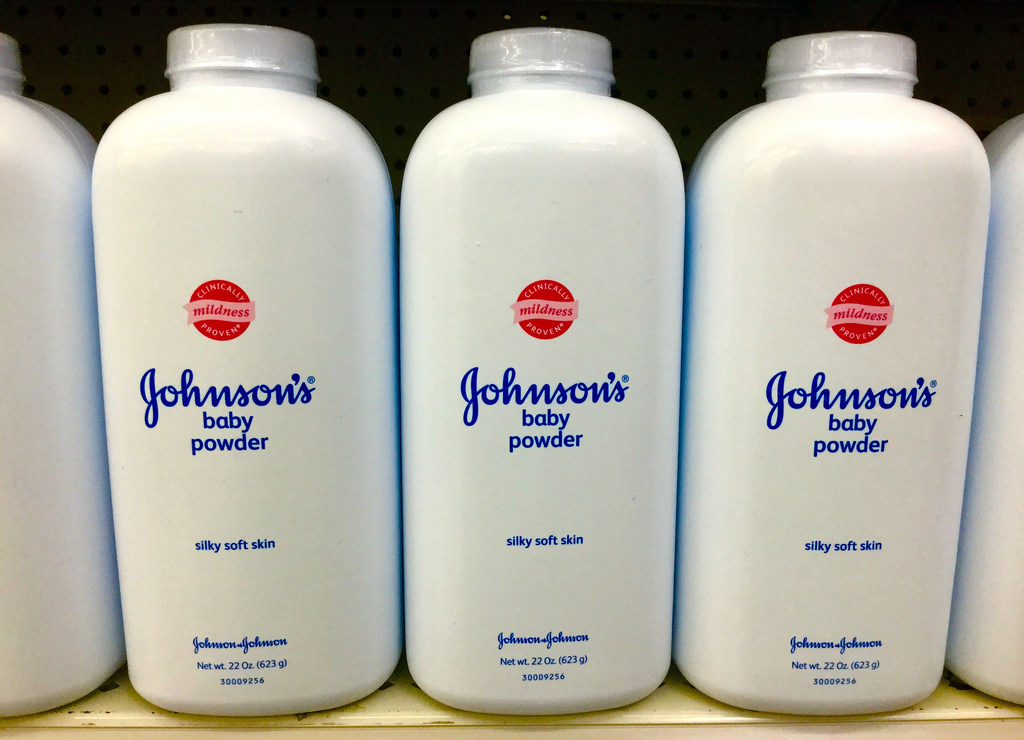 Johnson Johnson baby powder